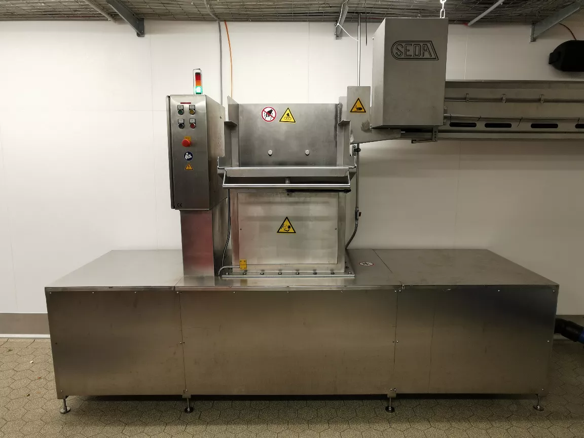 Zerkleinerungsanlage mit Materialzufuhr beim Kunden fontal Zerkleinerungsanlage mit Materialzufuhr beim Kunden fontal